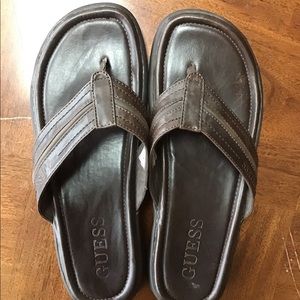 Men’s Guess brown leather-look flip flop, size 12